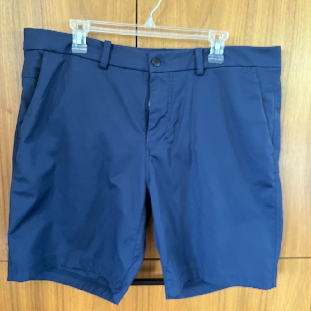 Men XXL LuLu cargo shorts